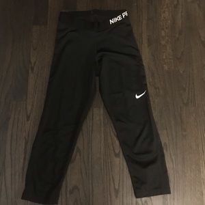 Nike Dri-fit Capri leggings